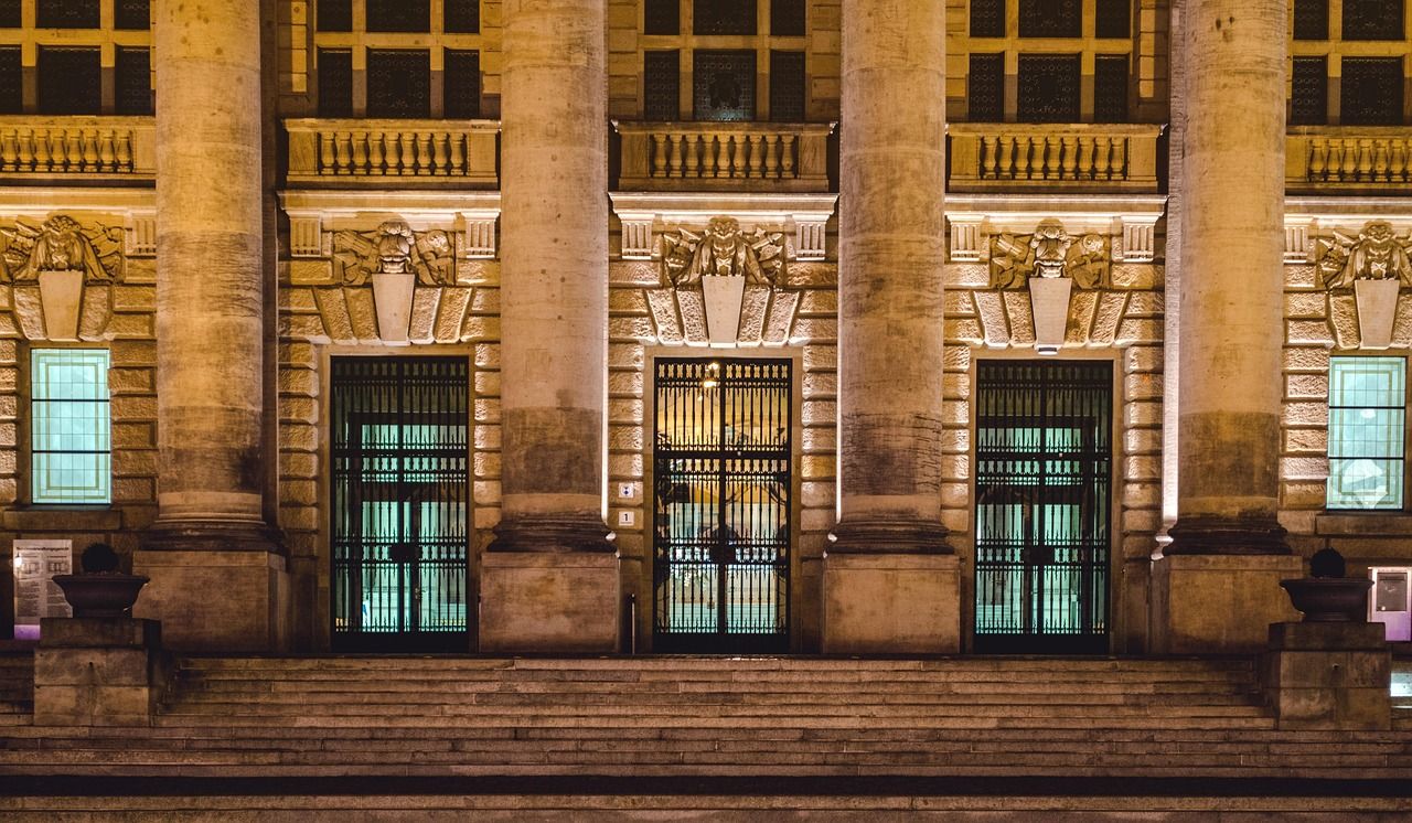 découvrez le rôle d'assistant administratif : gestion des tâches administratives, organisation des agendas, support aux équipes et optimisation du fonctionnement quotidien des bureaux.