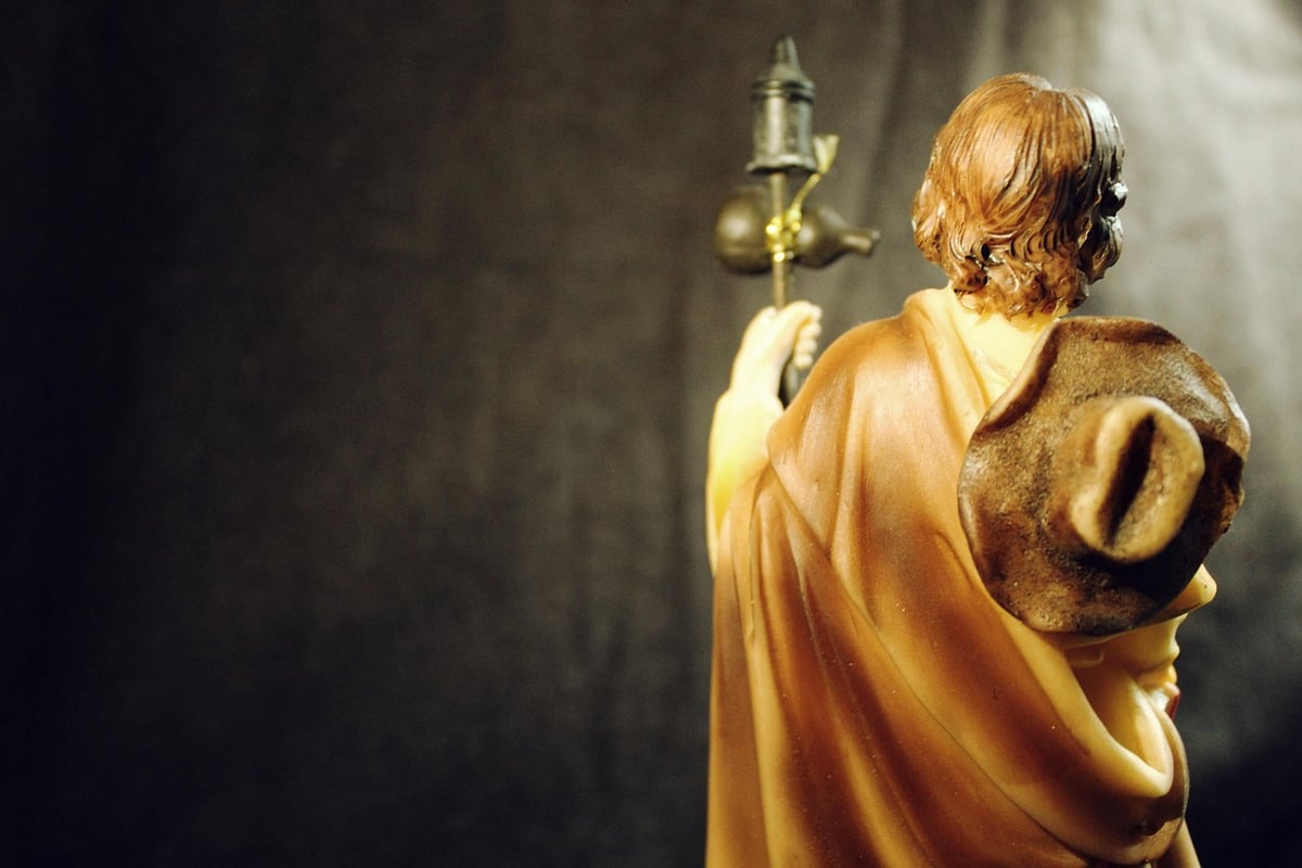 statue
