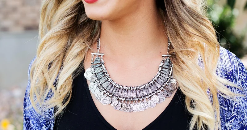 Collier en résine femme : quelles formes selon vous
