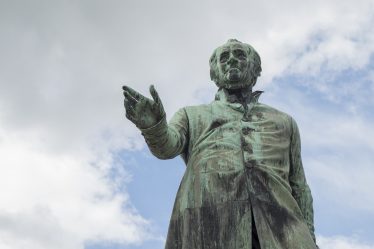 explorez les multiples facettes de la controverse : ses origines, ses acteurs et son impact sur la société. plongez dans des débats passionnés et découvrez comment les controverses façonnent notre perception du monde.