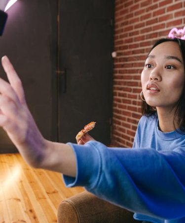 découvrez l'importance d'une présence en ligne solide pour votre entreprise. apprenez à optimiser votre visibilité sur le web, à engager votre audience sur les réseaux sociaux et à transformer vos stratégies digitales pour booster votre succès. rejoignez le mouvement numérique dès aujourd'hui!