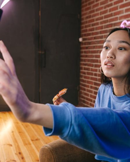 découvrez l'importance d'une présence en ligne solide pour votre entreprise. apprenez à optimiser votre visibilité sur le web, à engager votre audience sur les réseaux sociaux et à transformer vos stratégies digitales pour booster votre succès. rejoignez le mouvement numérique dès aujourd'hui!
