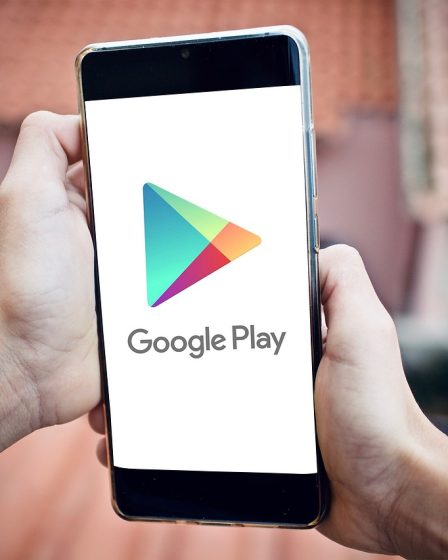 découvrez le phénomène du google bombing, une technique de manipulation des résultats de recherche qui utilise des mots-clés pour influencer le classement des pages. apprenez comment cela fonctionne et les impacts sur le référencement et l'image des personnes ou des entreprises ciblées.