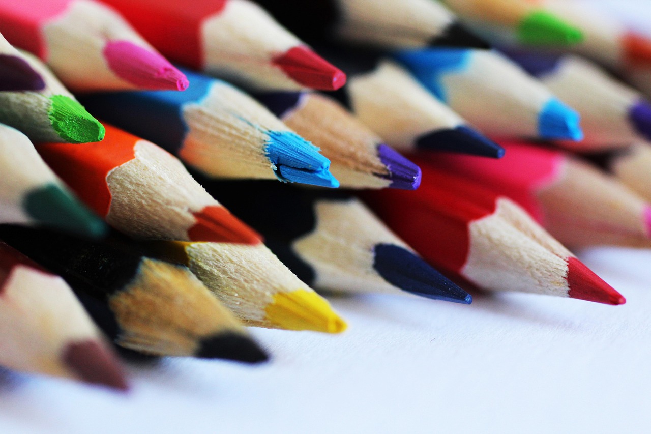 découvrez comment les outils d'intelligence artificielle révolutionnent l'éducation : solutions innovantes, apprentissage personnalisé et optimisation de l'enseignement pour élèves et enseignants.