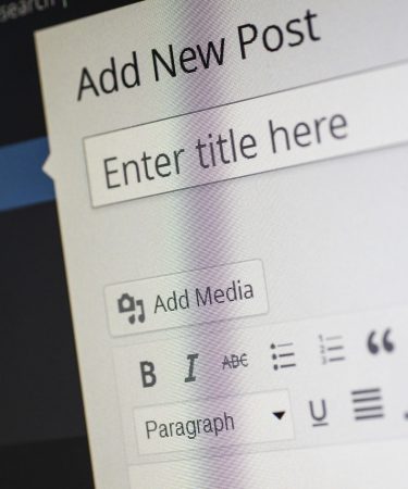 découvrez le métier de content strategist : rôle, missions et compétences clés pour élaborer des stratégies de contenu efficaces et booster la visibilité en ligne de votre entreprise.