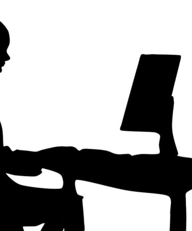 d&eacute;couvrez le r&ocirc;le essentiel d'un assistant administratif, ses missions cl&eacute;s et les comp&eacute;tences n&eacute;cessaires pour g&eacute;rer efficacement les t&acirc;ches administratives au sein d'une organisation.