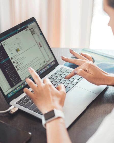 découvrez les offres d'emplois dans le domaine du digital : marketing, développement web, data, et bien plus pour booster votre carrière numérique.