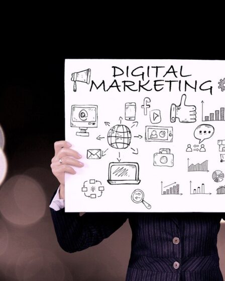 d&eacute;couvrez comment devenir cr&eacute;ateur de contenu en ligne : conseils, outils et strat&eacute;gies pour r&eacute;ussir sur les plateformes digitales.