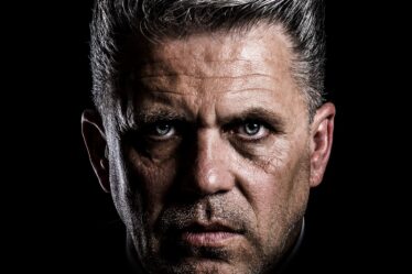 d&eacute;couvrez le r&ocirc;le d'un brand ambassador, un ambassadeur de marque qui repr&eacute;sente et valorise votre entreprise pour renforcer la notori&eacute;t&eacute; et la fid&eacute;lit&eacute; des clients.