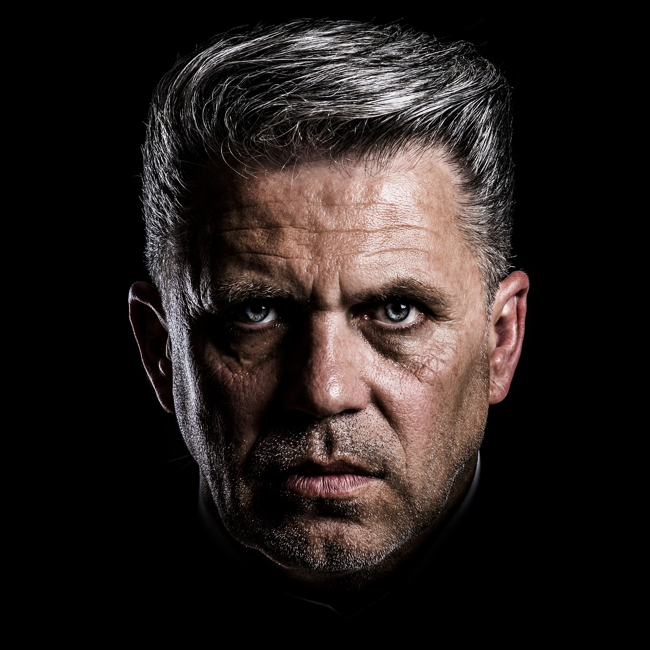 d&eacute;couvrez le r&ocirc;le d'un brand ambassador, un ambassadeur de marque qui repr&eacute;sente et valorise votre entreprise pour renforcer la notori&eacute;t&eacute; et la fid&eacute;lit&eacute; des clients.