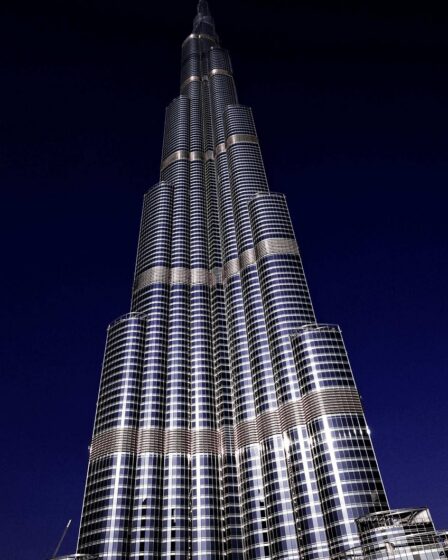 d&eacute;couvrez le concept e-e-a-t, un crit&egrave;re essentiel pour &eacute;valuer la qualit&eacute; et la fiabilit&eacute; des contenus en ligne, bas&eacute; sur l'expertise, l'exp&eacute;rience, l'autorit&eacute; et la fiabilit&eacute;.