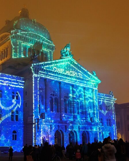 d&eacute;couvrez notre service de cr&eacute;ation de logo projection, alliant design moderne et impact visuel pour valoriser votre marque lors de vos &eacute;v&eacute;nements et pr&eacute;sentations.